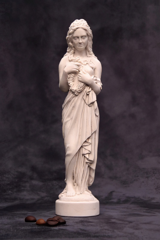 Flora-Statue
